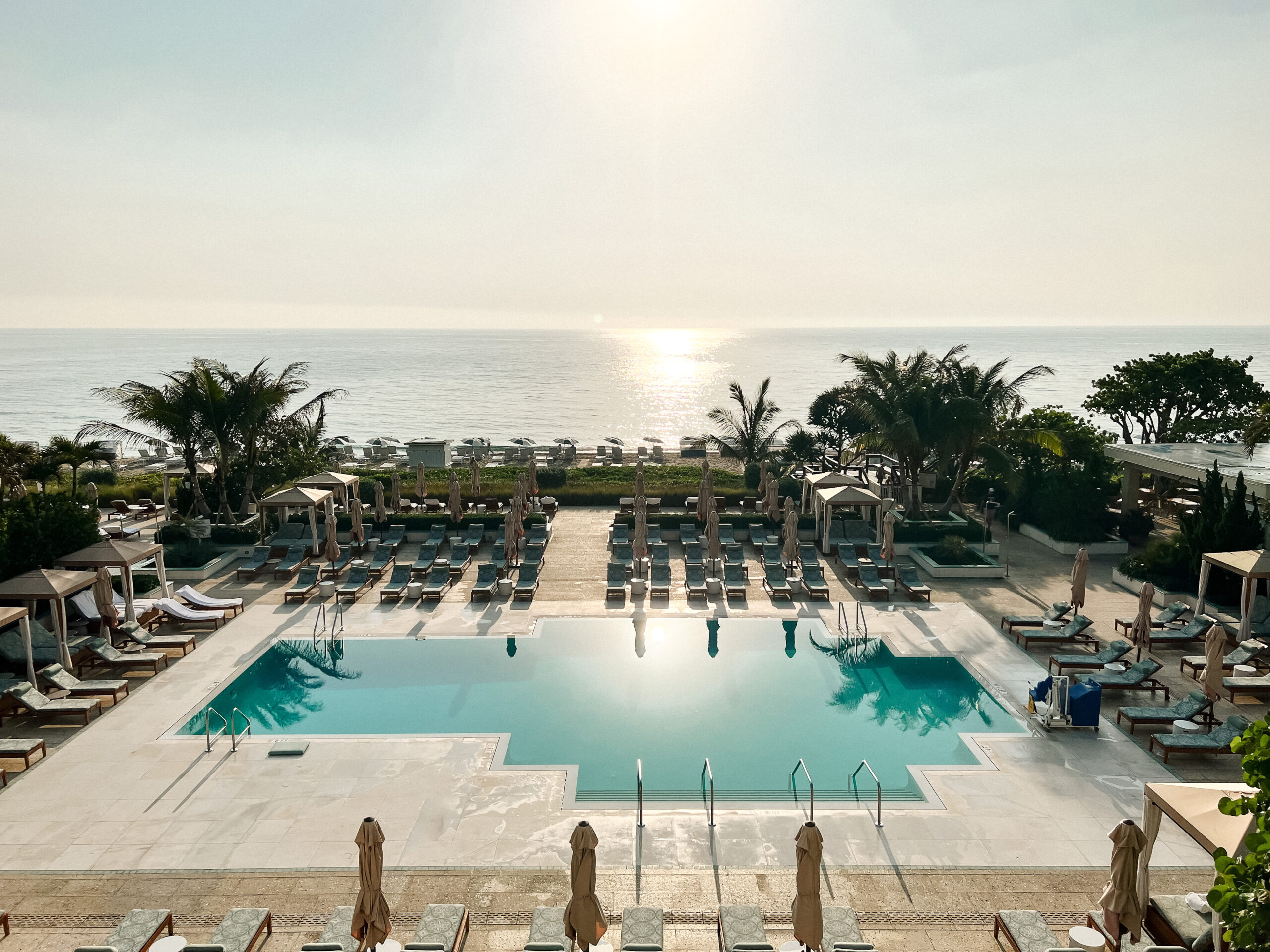 Four Seasons Palm Beach Pool