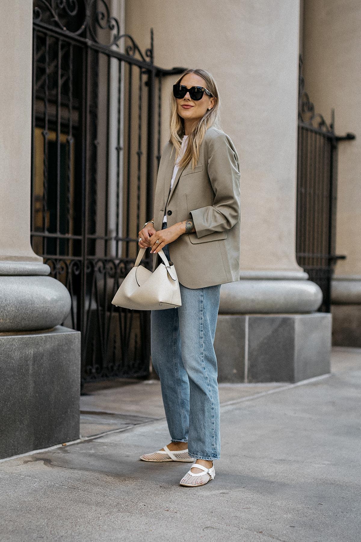 Fashion Jackson Wearing Anine Bing Quinn Blazer Sage Green Toteme White Tshirt AGOLDE 90s Jeans Amazon White Mesh Flats Toteme TLock White Handbag Street Style 2